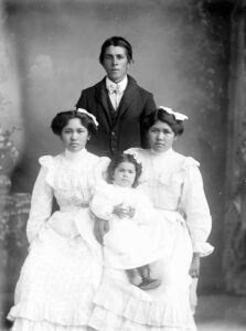 11590 Blackwell. James & family 4.1903 copy